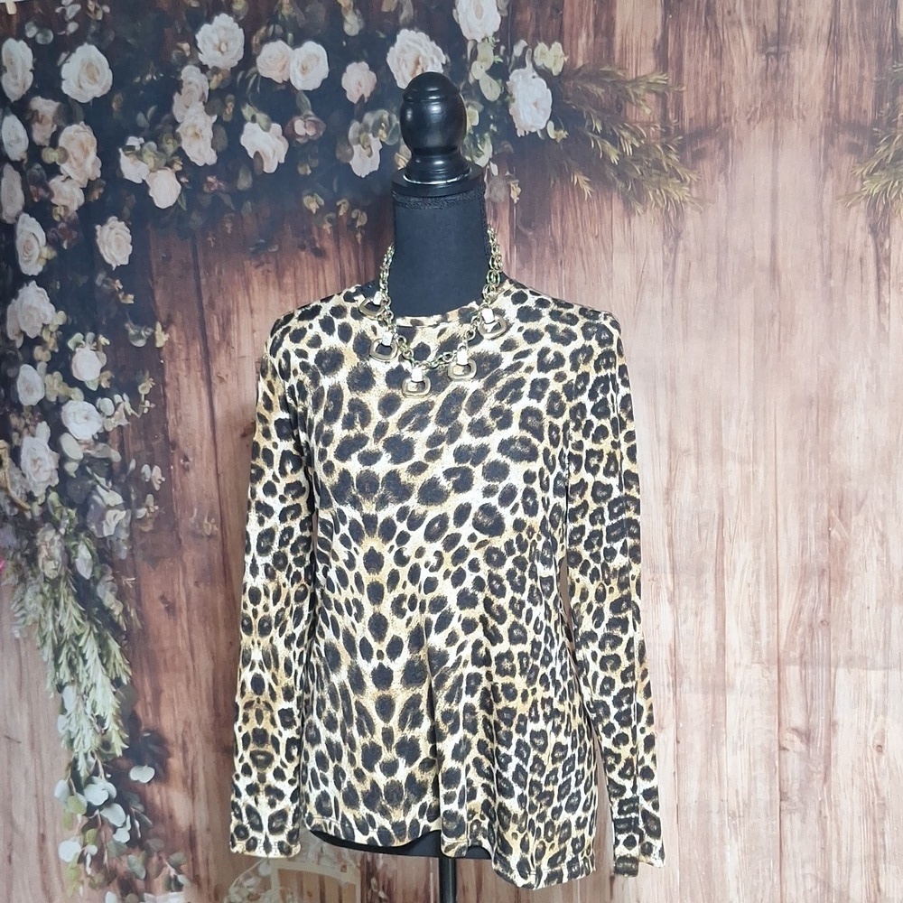 Chico's leopard print long sleeve top size 1